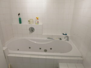 実際に住んでいたアパートのバスタブ2