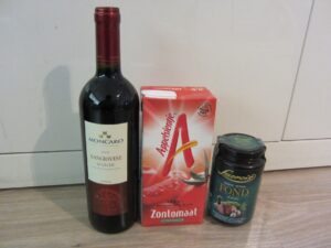 ワイン、トマトジュース、フォンドボー