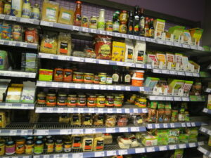 スーパーの食材棚