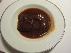 牛タンワイン煮込み