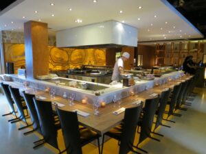 細川の鉄板とカウンター