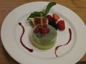 細川の抹茶パルフェとフルーツ盛り合わせ