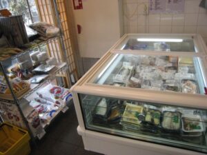 フライングフィッシュの店内の食材