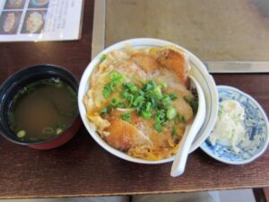 いし井名物のかつ丼