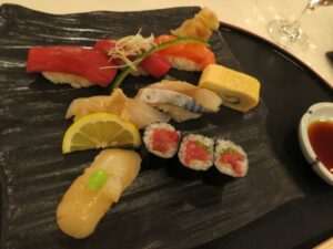 オランダにある山里のコース料理、寿司