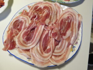 アムステルフェーン金曜マーケットの肉屋で買った薄切り肉