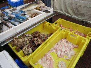 アムステルフェーン金曜マーケットの魚屋