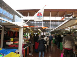 アムステルフェーン金曜マーケットの魚屋