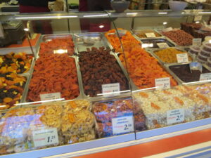 アムステルフェーン金曜マーケットの乾物屋