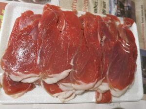 アムステルフェーン金曜マーケットの肉屋でかったすき焼き肉