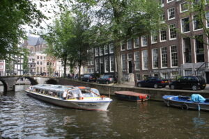 アムステルダムの運河の様子