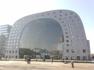 ロッテルダムのマルクトハル（Markthal）